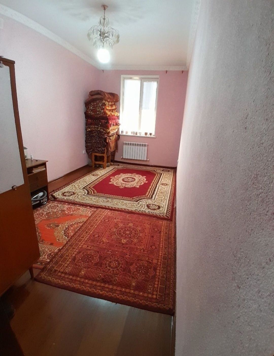 Қала орайынан кватира сатылады.