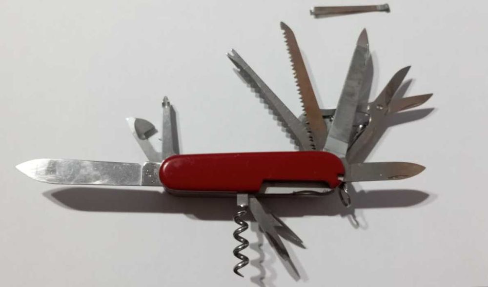 Briceag Victorinox Champion Plus