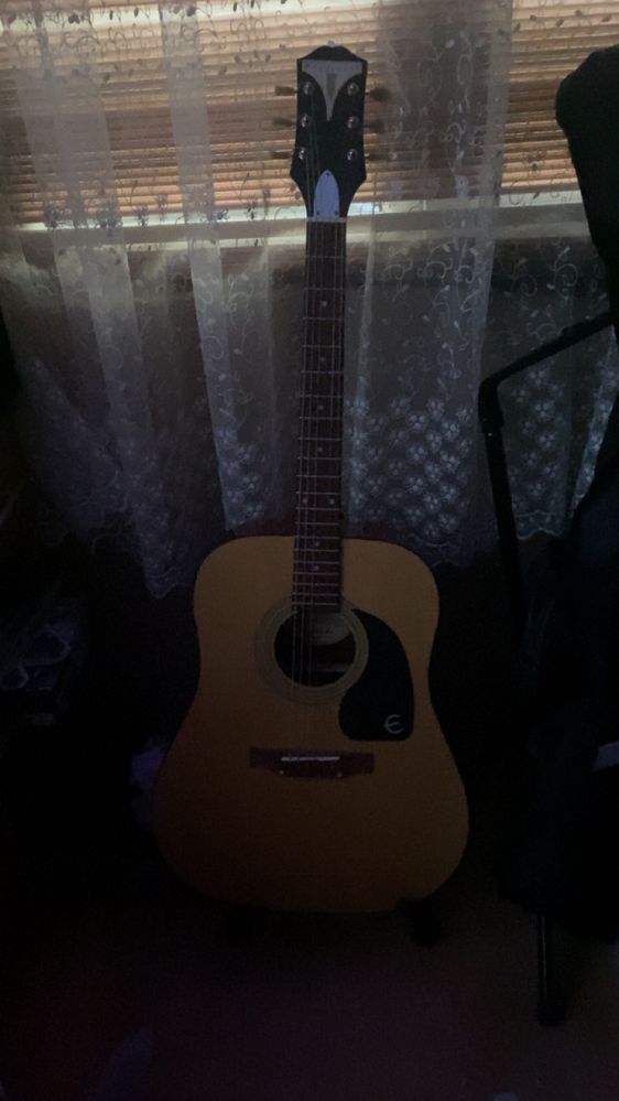 Акустична китара Epiphone Pro - 1 NA