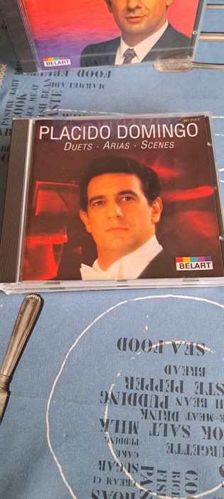 12 диска/CD с Pavarotti , Domingo , Carreras