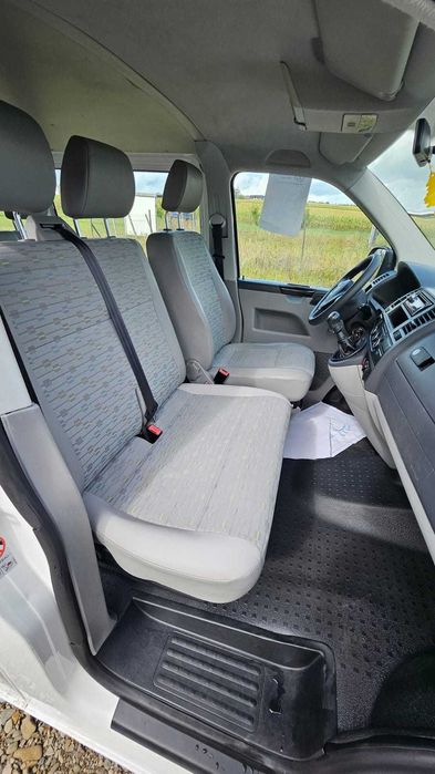 Volkswagen Transporter 5 2.0 TDI 2010 8+1 locuri