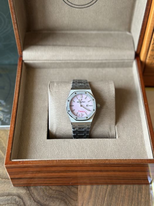 Audemars Piguet Royal Oak Pink Quartz 33 mm - дамски модел