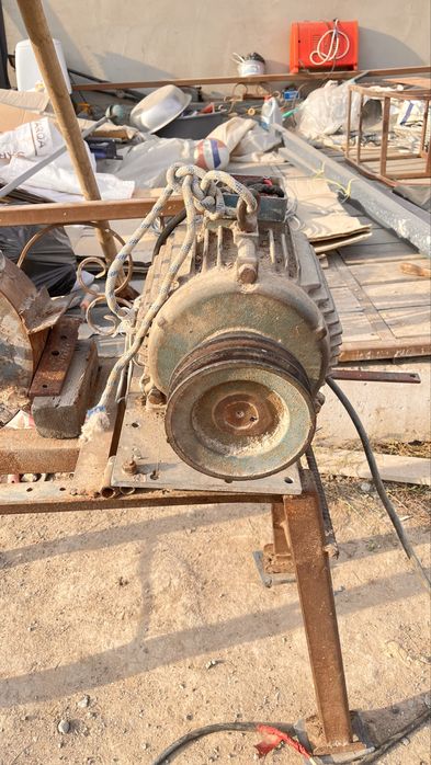 Продаю зернодробилку БУ