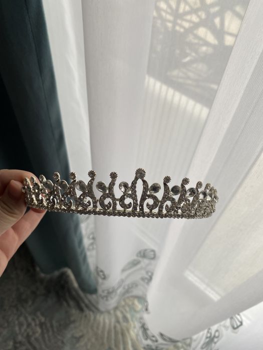 Vand coronița de mireasa