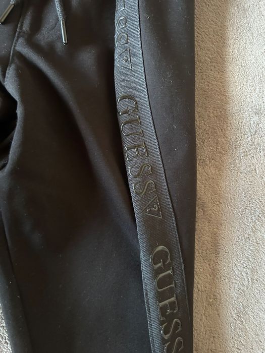 Pantaloni Guess Negrii