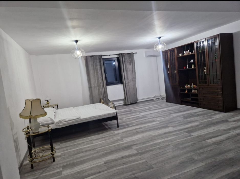 Inchiriez camere Târg Crăciun