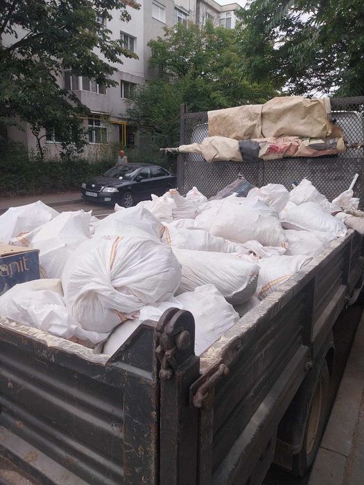 Evacuare și debarasare mobilier deseuri, curte subsoluri  etc.