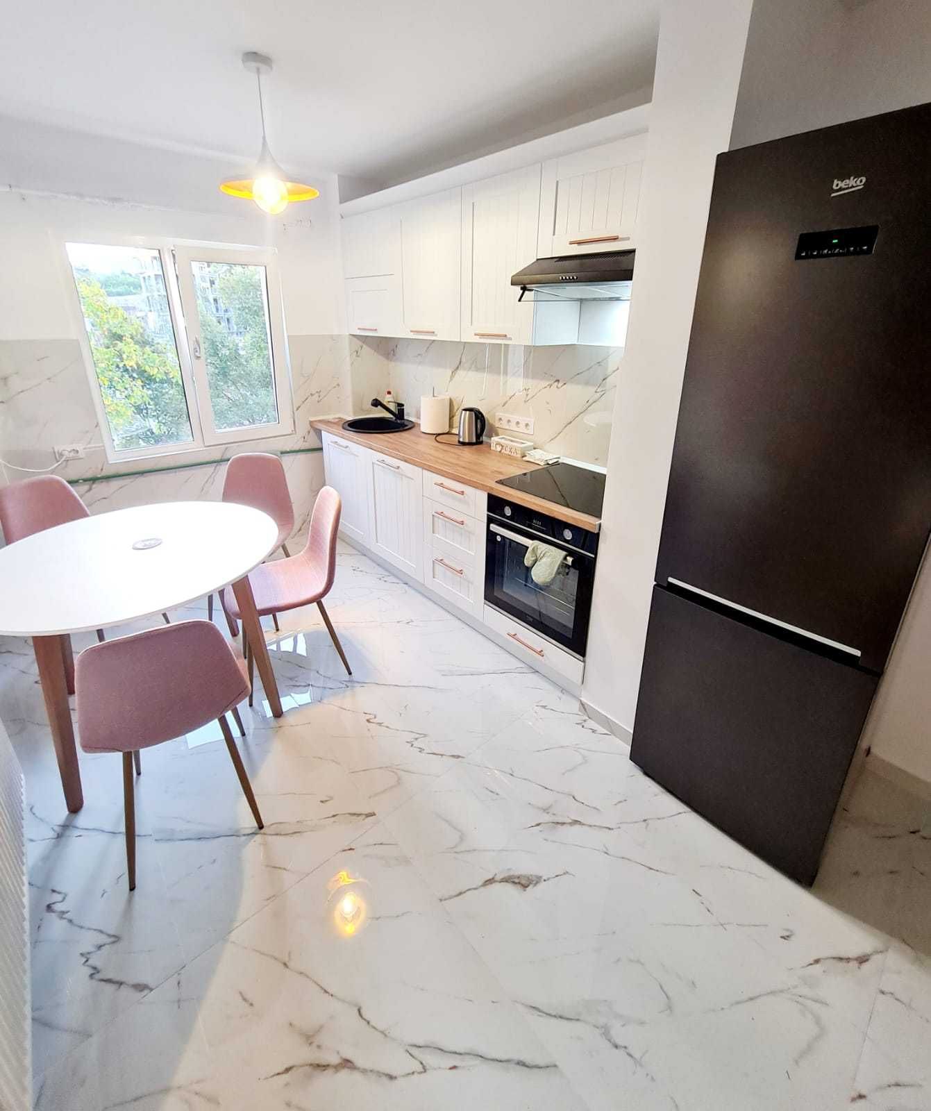Inchiriez apartament 3 camere UNTOLD super-finisat