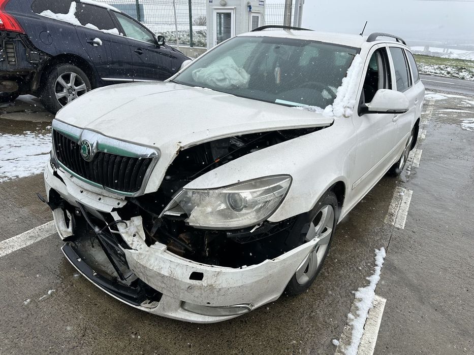 Dezmembrez / Dezmembrari / Piese / Accesorii Skoda octavia 2 facelift 2012 break 1.6 cay DSG alba