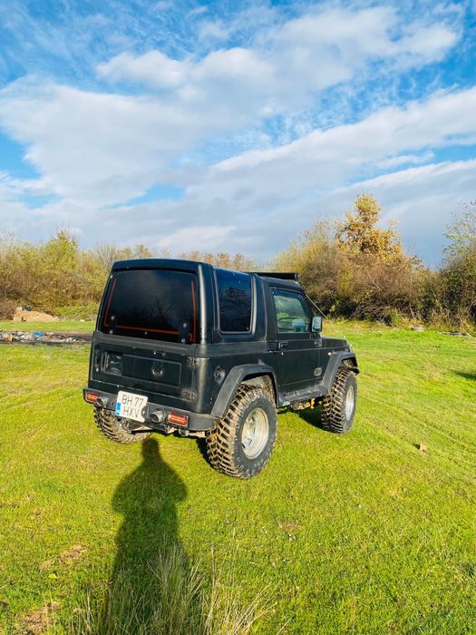 Vând Suzuki Samurai