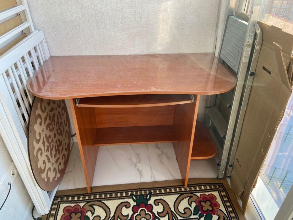 Компьютерный стол