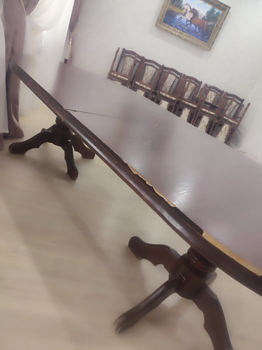 Стол для гостиной