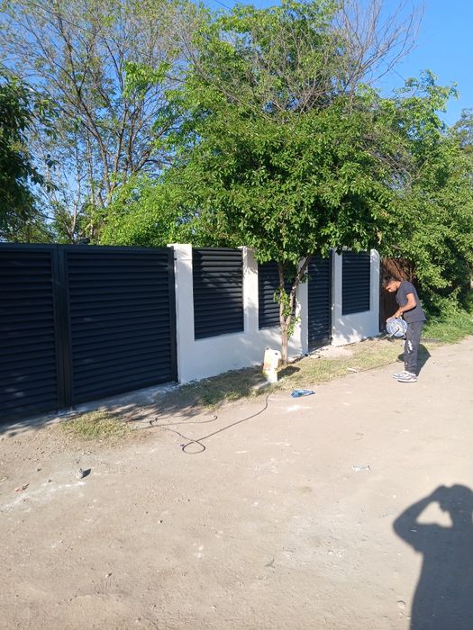Garduri și porti zaluzele