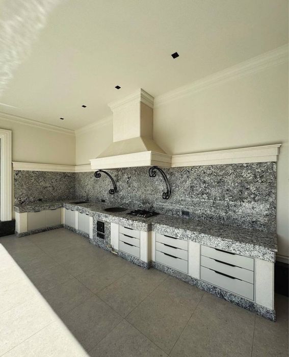 Продаётся Двухуревнневый дом.