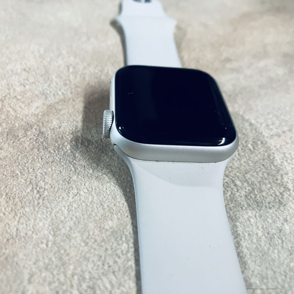 Apple Watch SE 2 v2