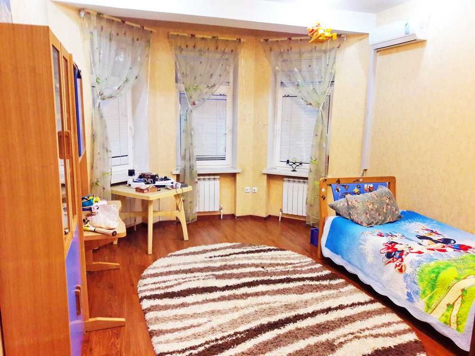 Продаётся Евродом 7 соток на метро Буюк ипак Йули (Академгородок)