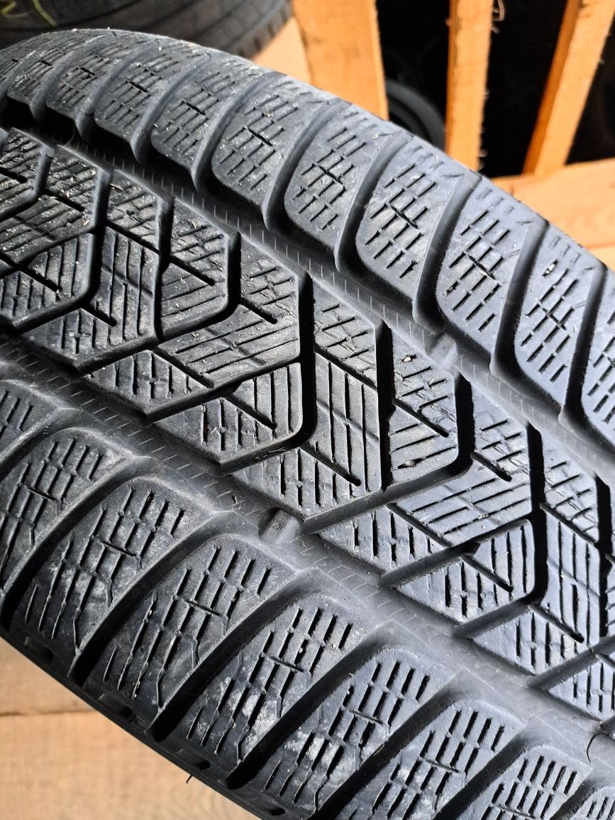 O anvelopa 235/55 R19 Pirelli