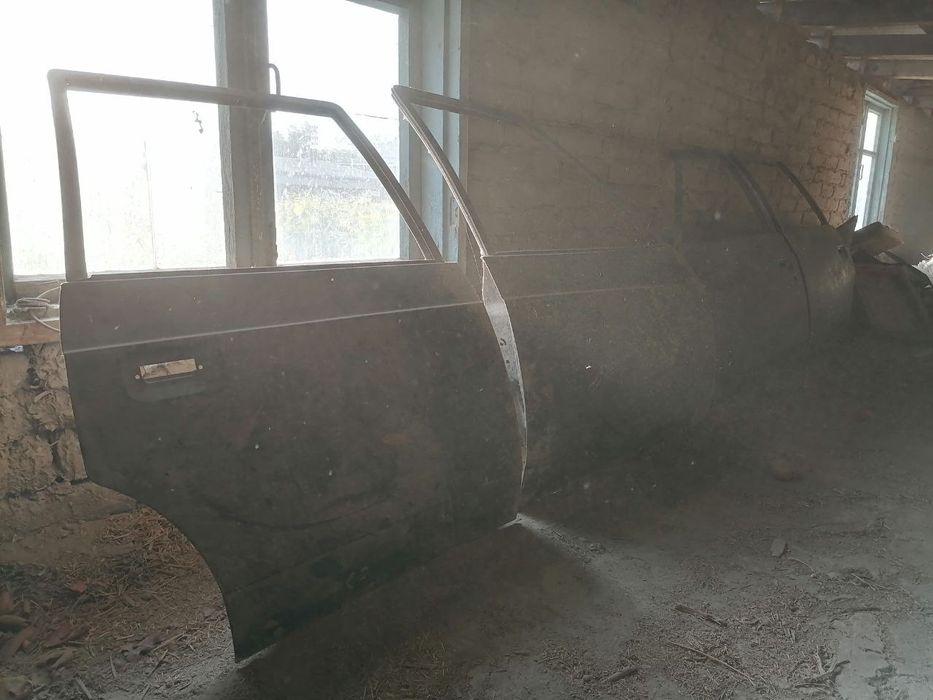 24 41 москвич эшиклари сотилади