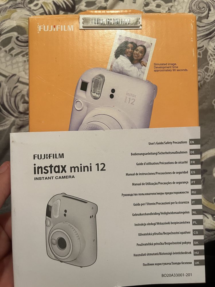 Instax 12 mini продается
