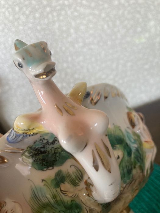 CAPODIMONTE супник с херувими