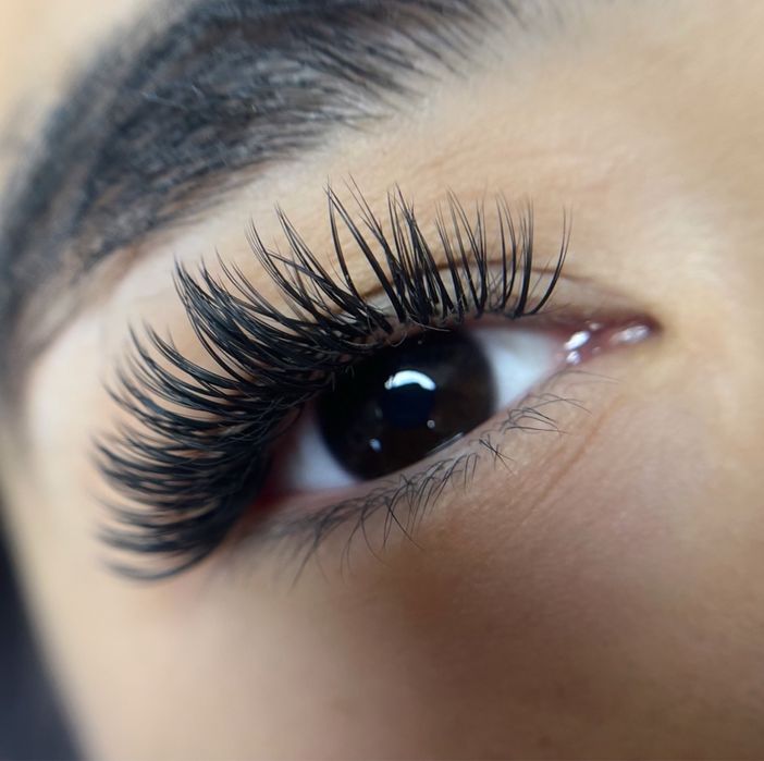 Наращивание ресниц на дому