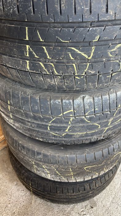 Vand 4 cauciucrui in stare foarte bună  dimesiunea 235.50.R19