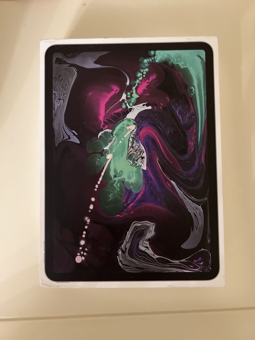 iPad Pro 11” (2019) • 256GB • Wi-Fi + Cellular