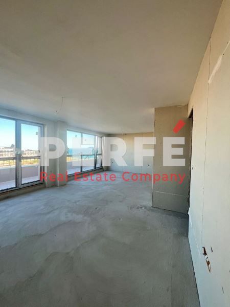 Продава се Двустаен апартамент в Бургас, Сарафово - 110 кв.м за 1046 €/кв.м - Снимка #1