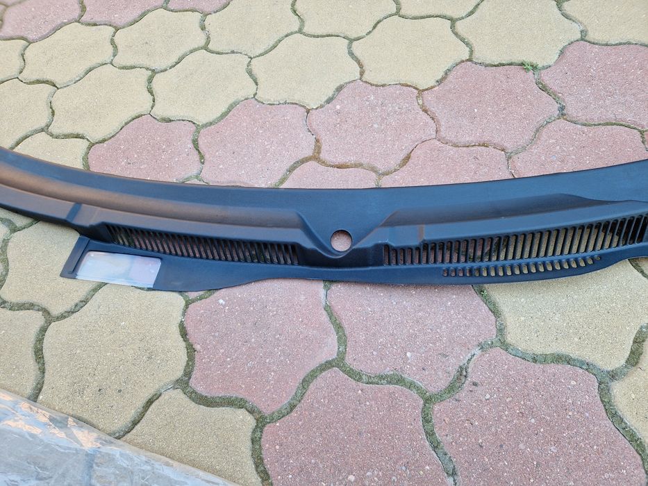 Plastic grila stergatoare NOU VW Golf 4 / Bora
