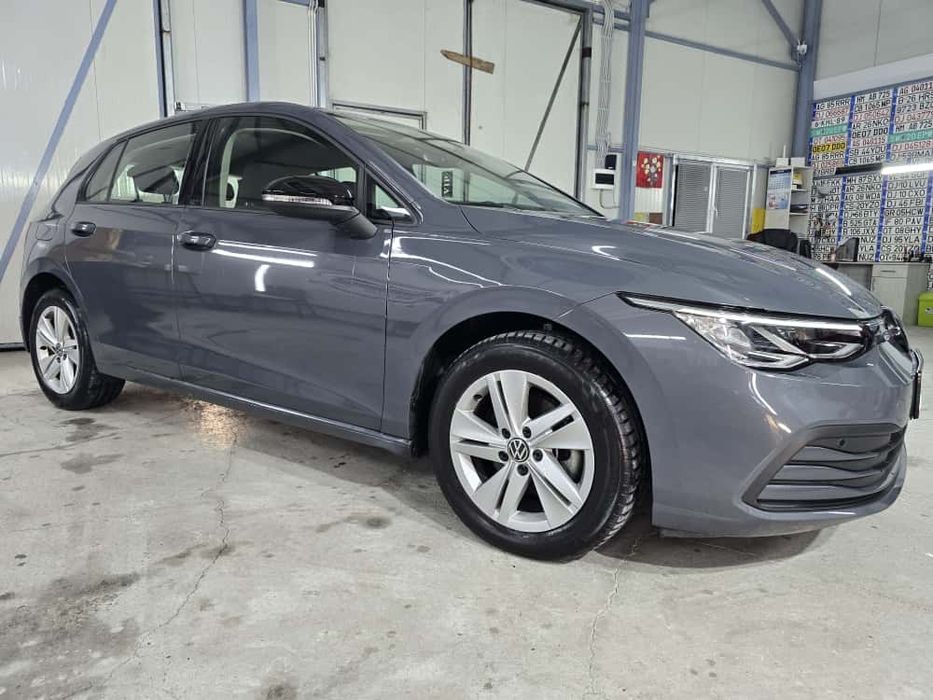 Volkswagen Golf 8 1.0 eTSI DSG