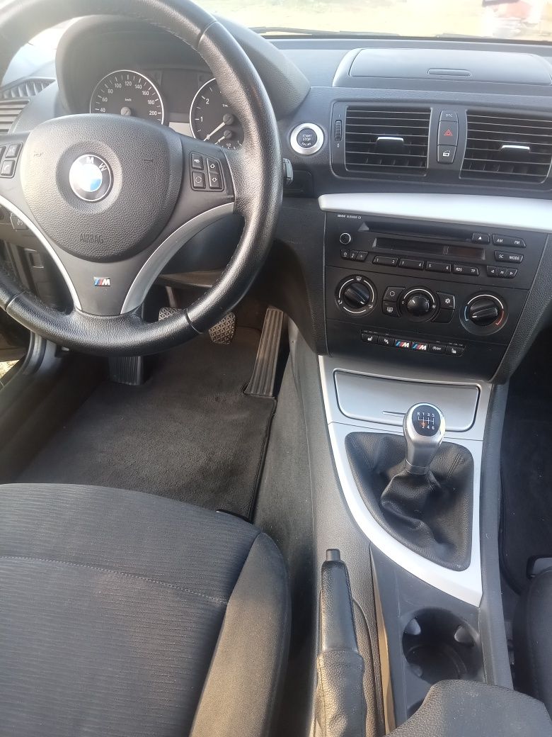 Продавам БМВ е87 116i