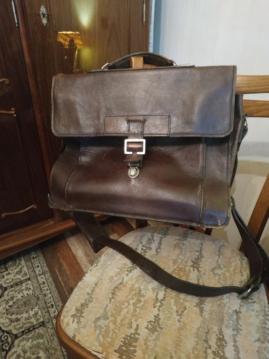 Кожаный портфель