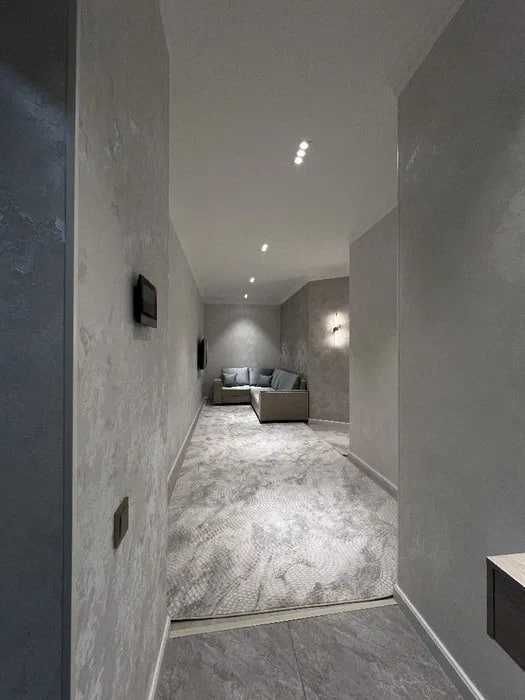 Сдается в аренду квартира  Юнусабад 11 квартал.  2х комнатная + Холл.