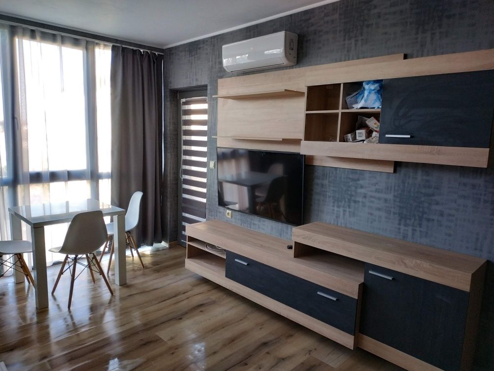 Дава се под наем Двустаен апартамент в Димитровград - 75 кв.м за 255 € - Снимка #1