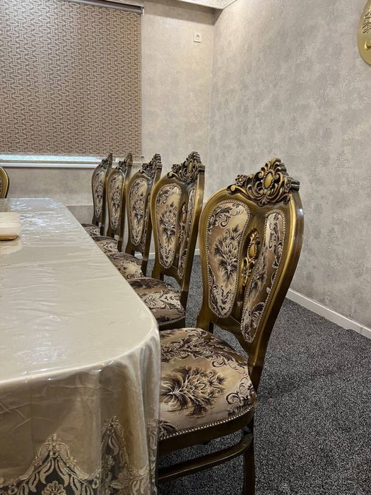 Стол и стулья б/у в хорошем состоянии чистый