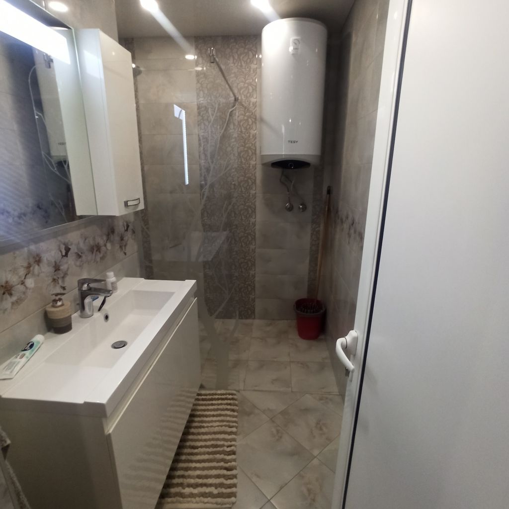 Продава се Четиристаен апартамент в Казанлък - 110 кв.м за 1345 €/кв.м - Снимка #6
