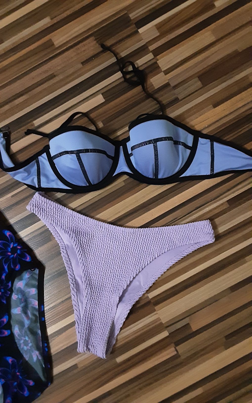 (XS) NIKE(40лв)  Speedo(20лв)  H&M (15лв) бански