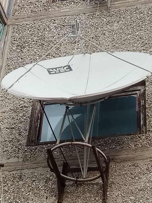 Продам спутниковую тарелку вместе с пушкой. Самовывоз