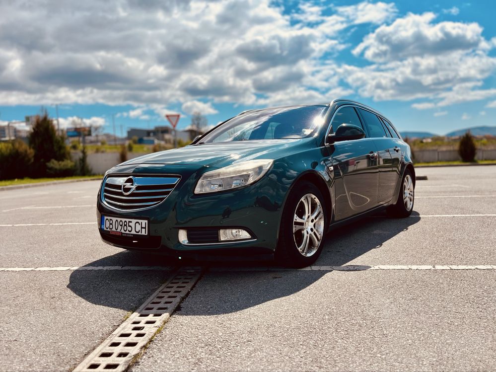 Продавам OPEL INAIGNIA - 2010г ,2.0 ,160 кс.
