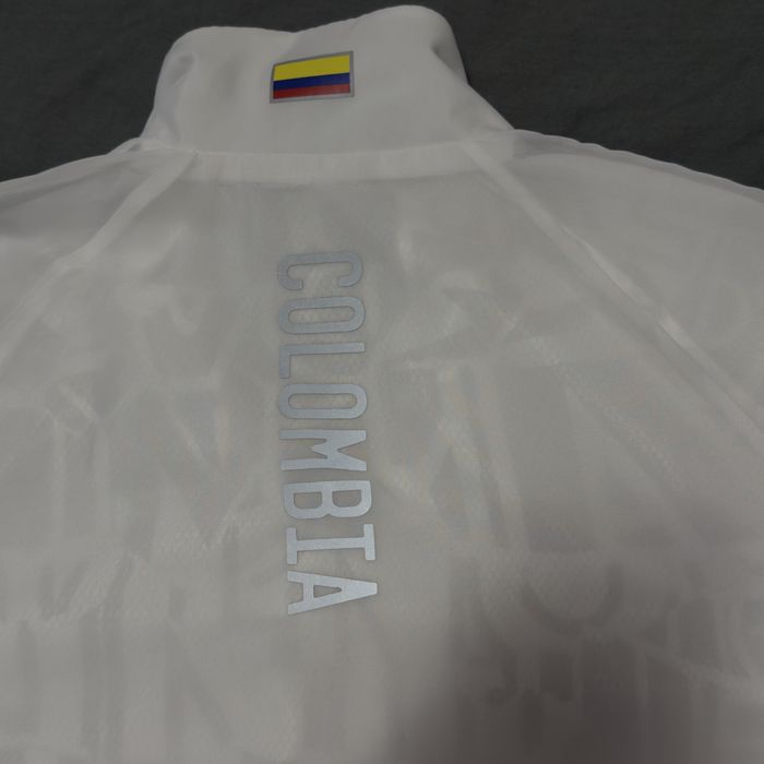 Adidas Колумбия официален екип 2020 Л размер като нов