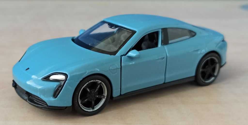 Macheta Porsche Taycan Turbo S 2021 bleu - Welly 1/36