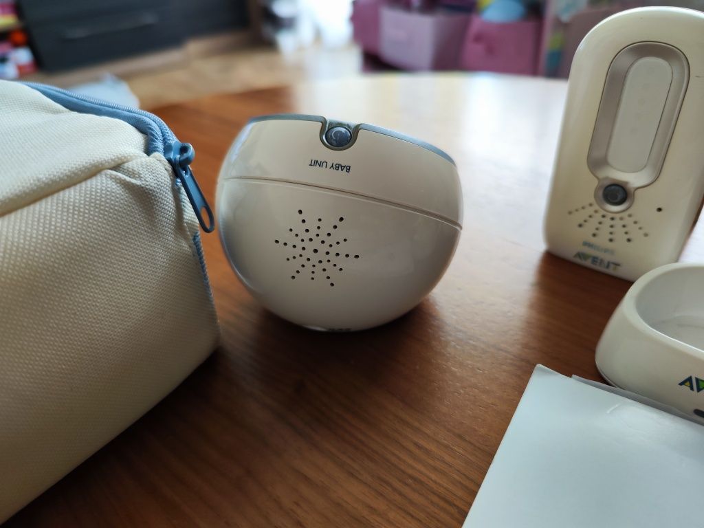 Продавам бебефон Philips Avent