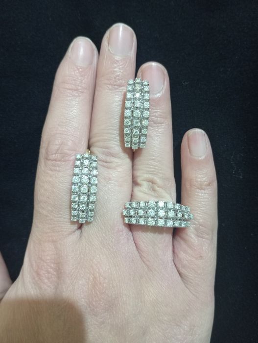 Комплект с бриллиантами