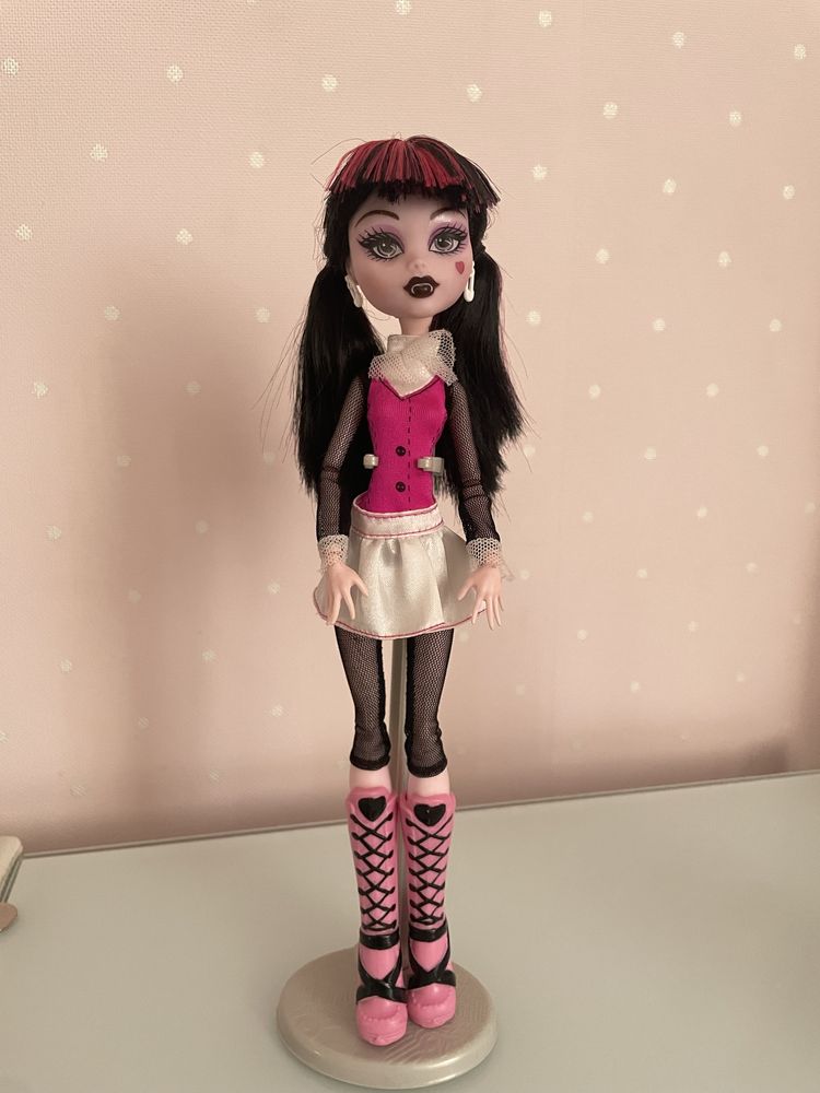 Кукла Monster High, Дракулаура базовая