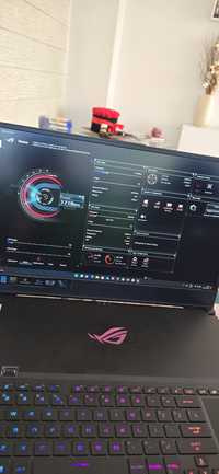 Laptop Gaming ASUS ROG Zephyrus S17 GX701LXS cu procesor Intel Core i7