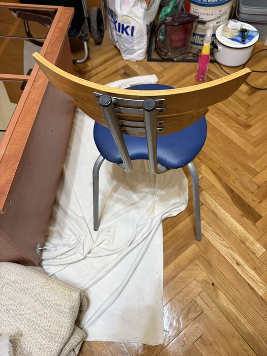 8 стола + 1 бар стол