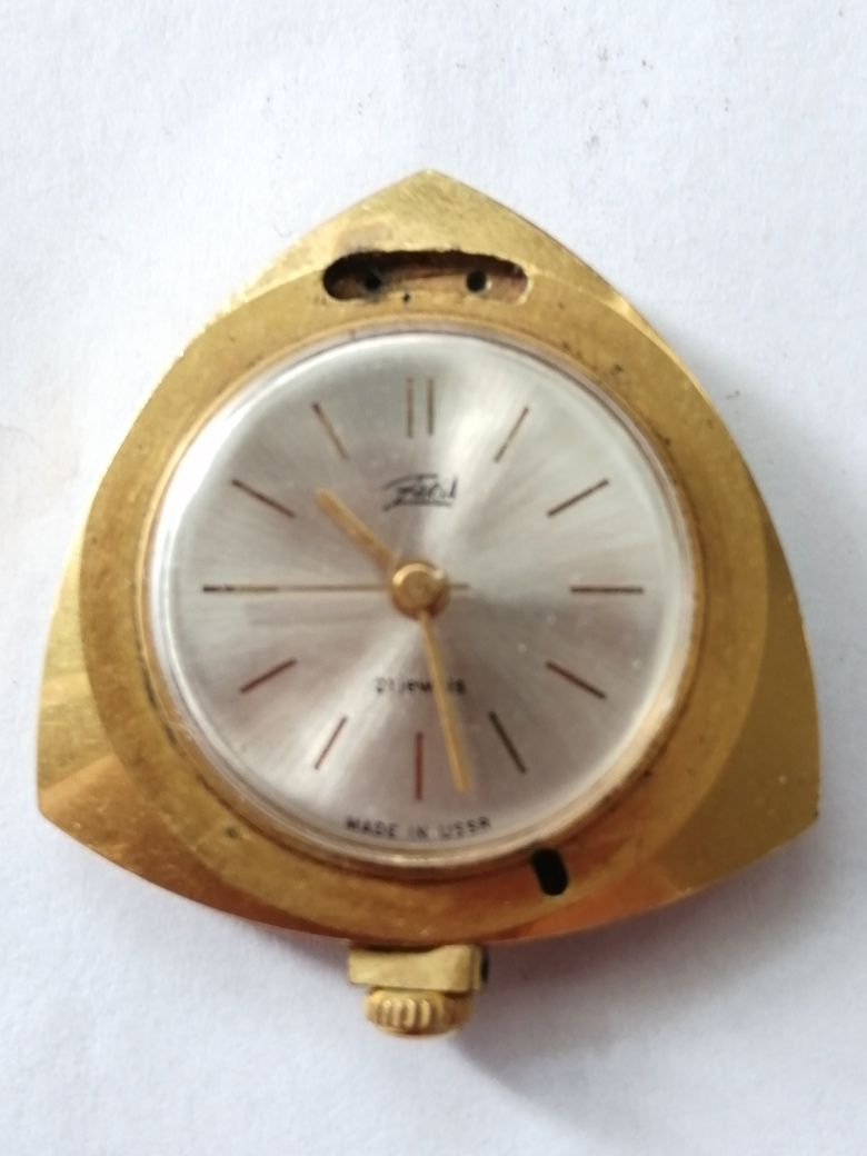 Ceas funcțional pandantiv mecanic vechi rusesc marca "Zaria" de damă