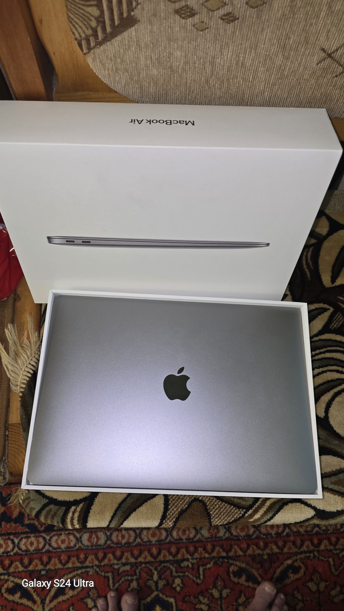Продаю MACBOOK AIR M1  16GB  RAM  500GB SDD  8ядер GPU