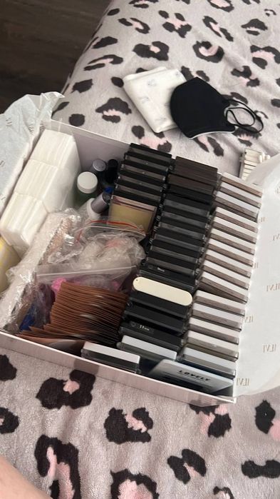 Продаётся всё для наращивание ресниц