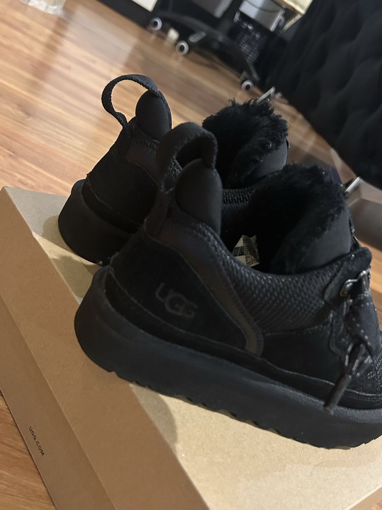 UGG Lowmel marime 37